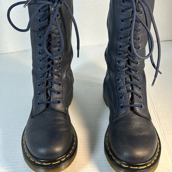 Ladies Size 7 Dr Martens tall boots - Picture 4 of 16
